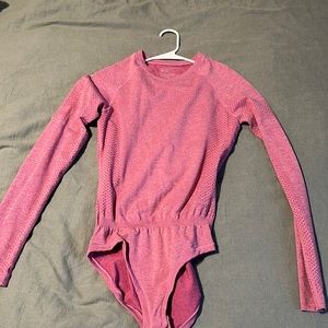 FIGS Raspberry Sorbet Salta - Performance Bodysuit - S / Raspberry Sorbet